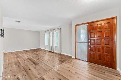 475 E Amherst Circle, Satellite Beach FL - photo 10 of 34