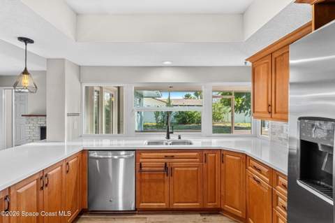475 E Amherst Circle, Satellite Beach FL - photo 6 of 34