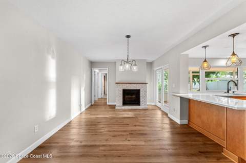 475 E Amherst Circle, Satellite Beach FL - photo 9 of 34