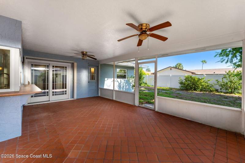 3 bedroom Single Family Residence at 475 E Amherst Circle, Amherst Gardens Sec 5 Unit 1, Satellite Beach — photo 3