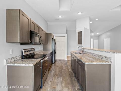 648 Munich Street, Palm Bay FL - photo 8 of 38