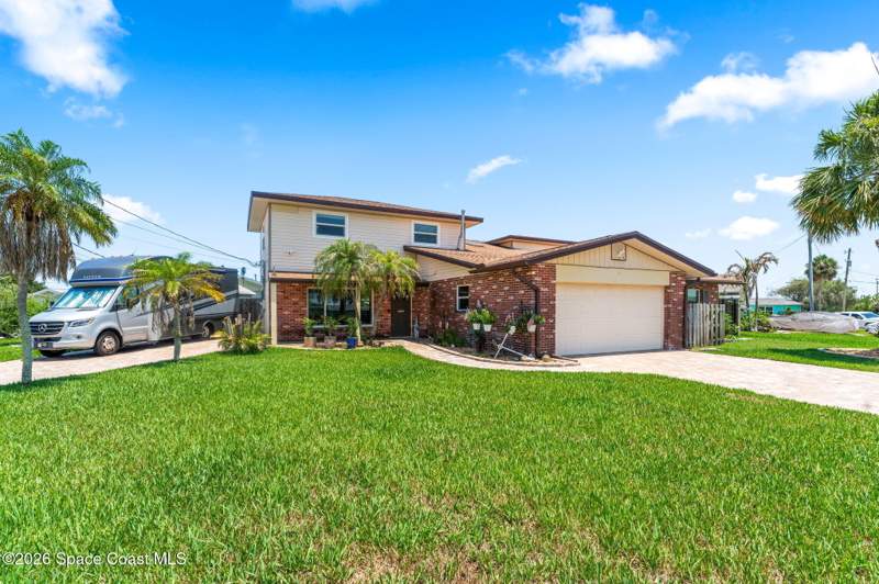 8 bedroom Single Family Residence at 1275 Island Drive, Glen Isles Sec 3, Merritt Island — photo 3