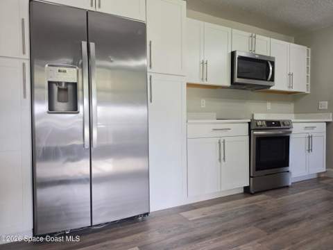 647 Bryant Road, Palm Bay FL - photo 7 of 29