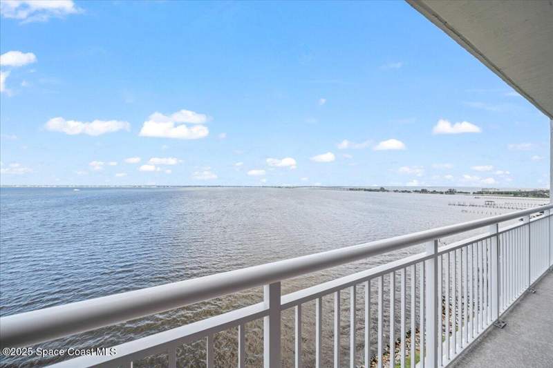 3 bedroom Condominium at 1465 S Harbor City Boulevard #902, Paramount Riverfront, Melbourne — photo 4