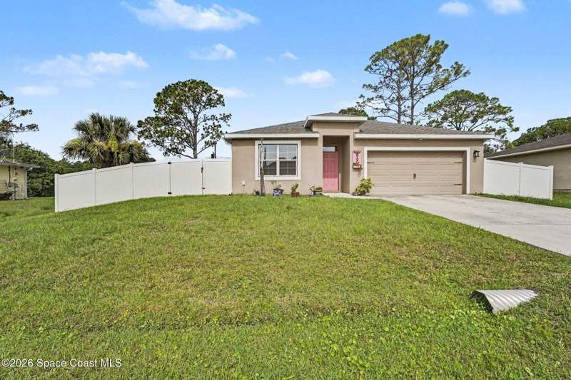 4 bedroom Single Family Residence at 860 Airport Avenue, Port Malabar Unit 12, Palm Bay — photo 5