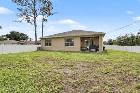 860 Airport Avenue, Palm Bay FL - photo 7 of 31
