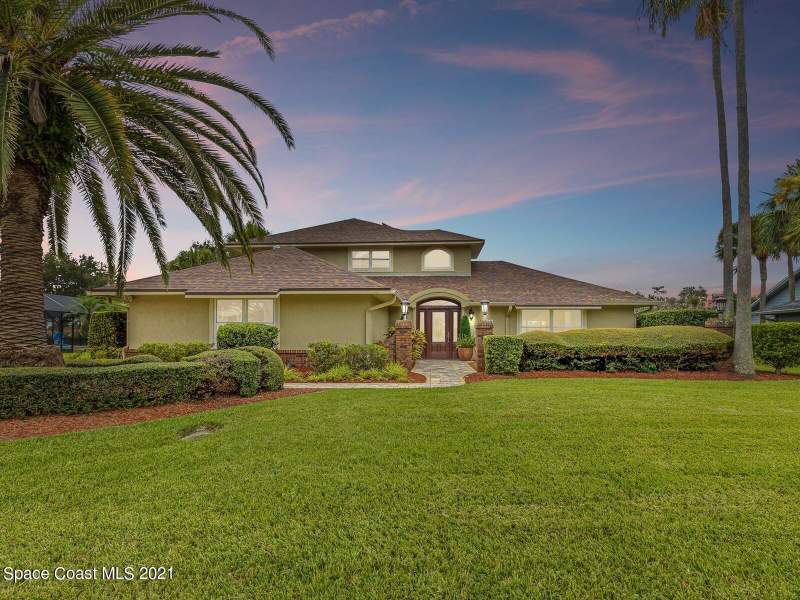 4 bedroom Single Family Residence at 820 Kerry Downs Circle, Suntree Pud Stage 5 Tract 59, Melbourne — photo 2