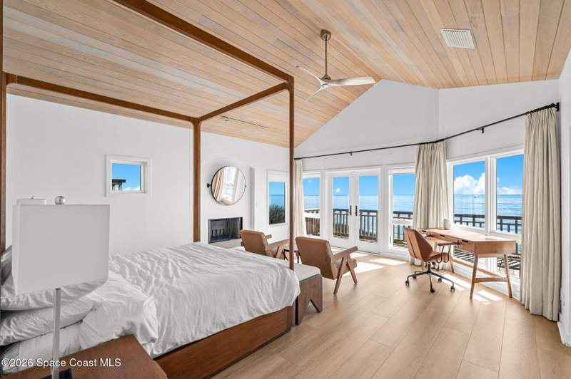 6 bedroom Single Family Residence at 9315 S Highway A1a, Melbourne Beach, Melbourne Beach — photo 4
