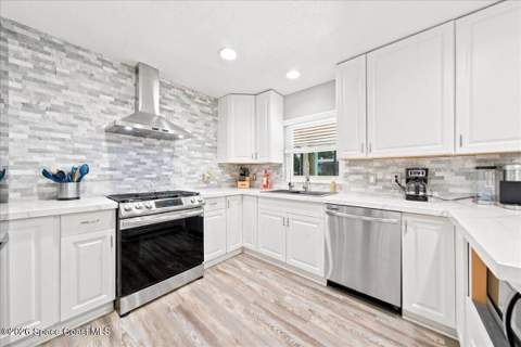 2635 Summer Brook Street, Melbourne FL - photo 10 of 34