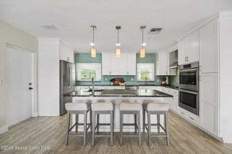1540 Bay Shore Drive, Cocoa Beach FL - photo 14 of 40