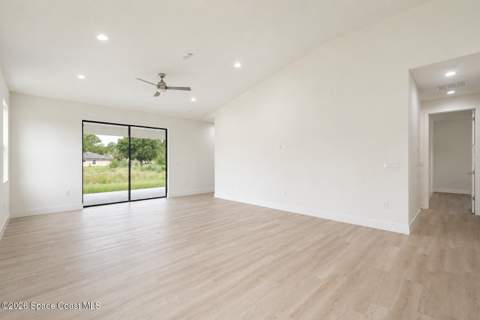 460 Grenadier Avenue, Palm Bay FL - photo 10 of 31