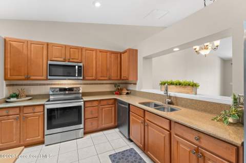 500 Moray Place, Melbourne Beach FL - photo 7 of 61