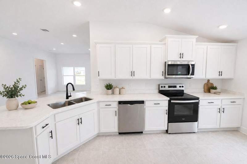 4 bedroom Single Family Residence at 1386 Kylar Drive, St Johns Preserve, Palm Bay — photo 2