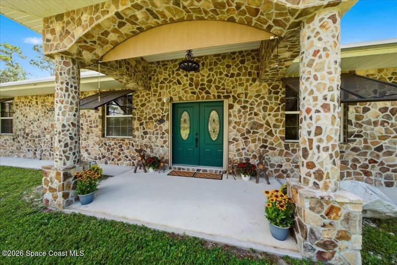 4 bedroom Single Family Residence at 4207 Fortuna Avenue, Malabar, Malabar — photo 2