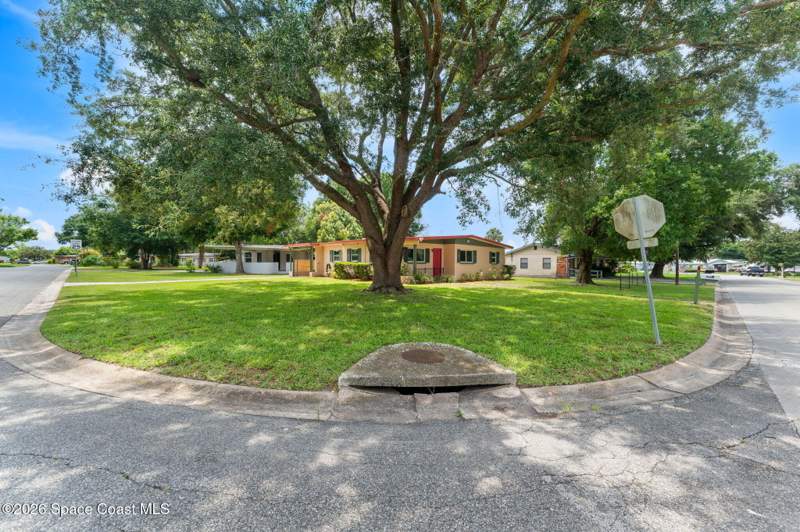 3 bedroom Single Family Residence at 1014 Montclair Road, Pineridge Subd Unit 2 Tract A of, Cocoa — photo 4