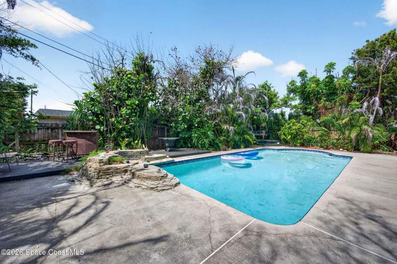 3 bedroom Single Family Residence at 204 NE 2nd Terrace, South Patrick Shores 3rd Sec, Satellite Beach — photo 2