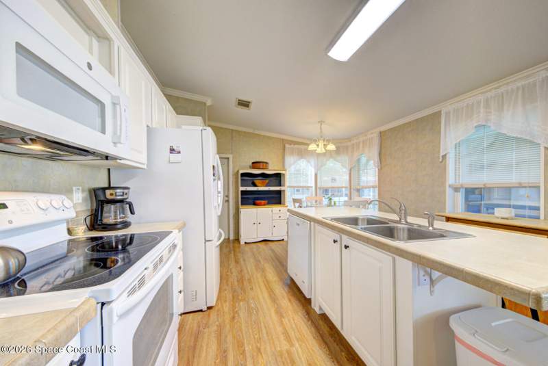 3 bedroom Manufactured Home at 476 Horseshoe Bend Circle #187, Northwest Lakes Condo Ph V, Cocoa — photo 5