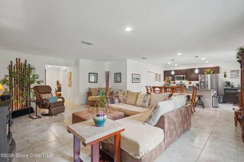 975 Sablon Street, Palm Bay FL - photo 8 of 38