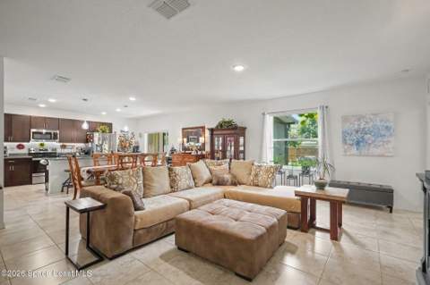 975 Sablon Street, Palm Bay FL - photo 11 of 38