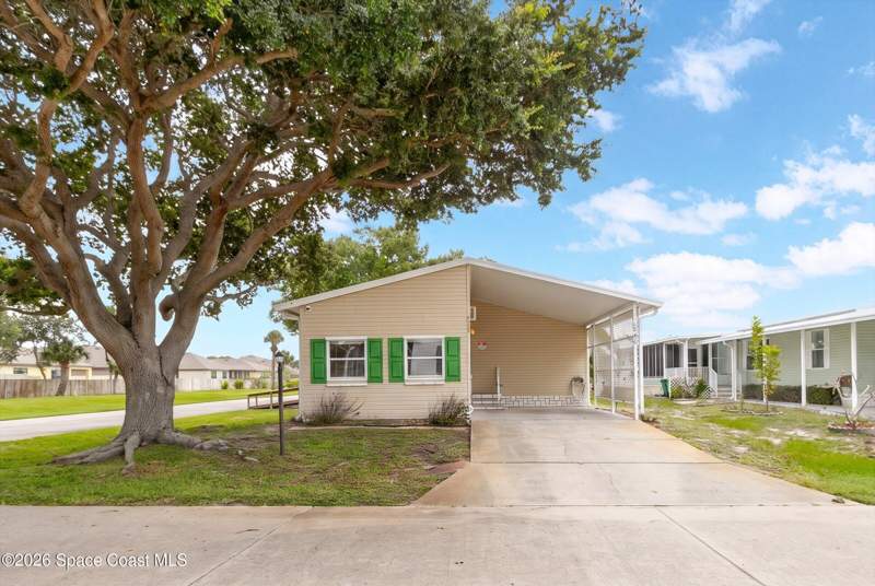 2 bedroom Manufactured Home at 7509 Montauk Avenue #S10, Snug Harbor Lakes Condo, Micco — photo 4