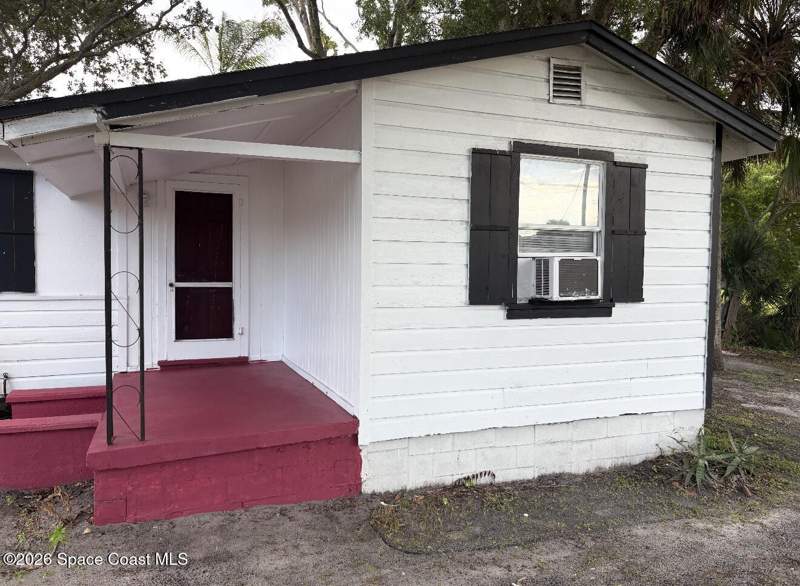 2 bedroom Single Family Residence at 802 Wager Avenue, Rerdells Addn To Titusville, Titusville — photo 2