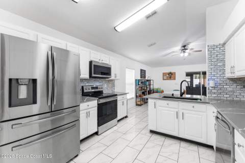 301 Wishing Well Circle, Palm Bay FL - photo 15 of 41
