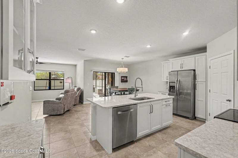 4 bedroom Single Family Residence at 730 Old Country Road, Preserves at Stonebriar Phase 1, Palm Bay — photo 2