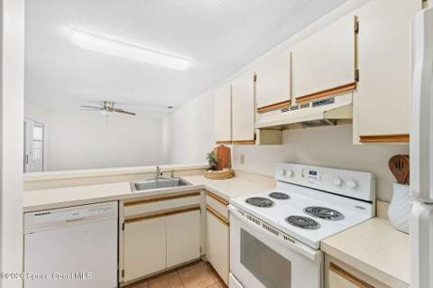 1430 Malibu Circle #111, Palm Bay FL - photo 19 of 35