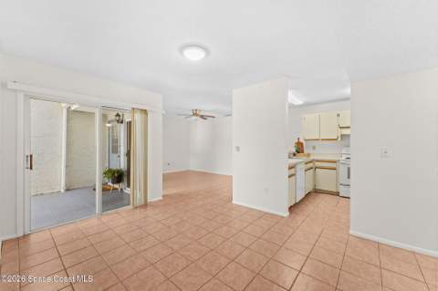 1430 Malibu Circle #111, Palm Bay FL - photo 15 of 35