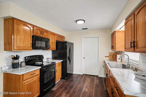 250 Cambridge Avenue, Palm Bay FL - photo 18 of 37