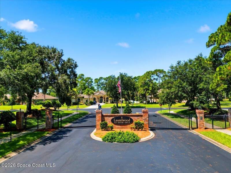 6 bedroom Single Family Residence at 1868 Winding Ridge Circle, Laurelwood at Bayside Lakes, Palm Bay — photo 5