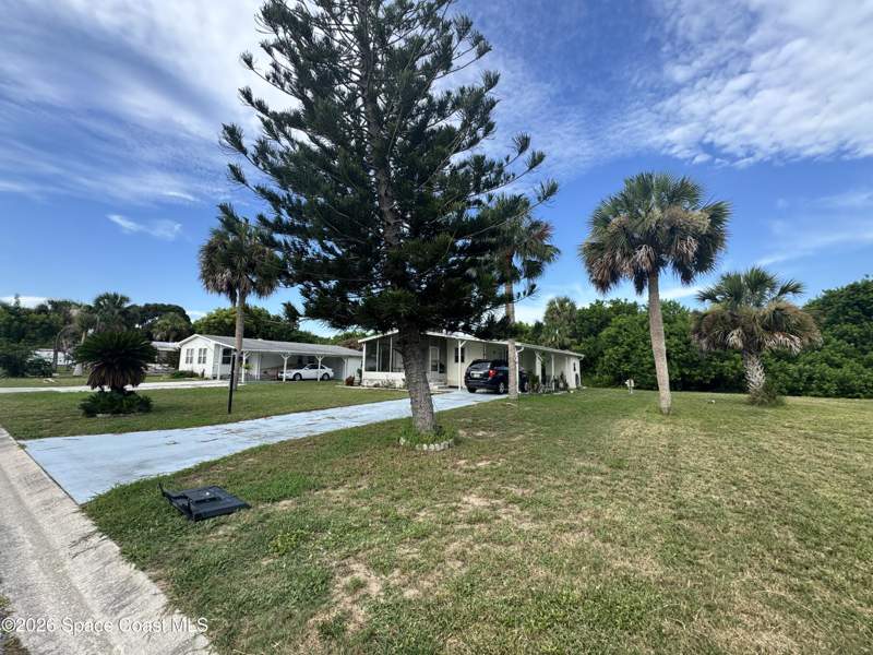 2 bedroom Manufactured Home at 7590 Blackhawk Road, Snug Harbor Village Sec 1, Micco — photo 4