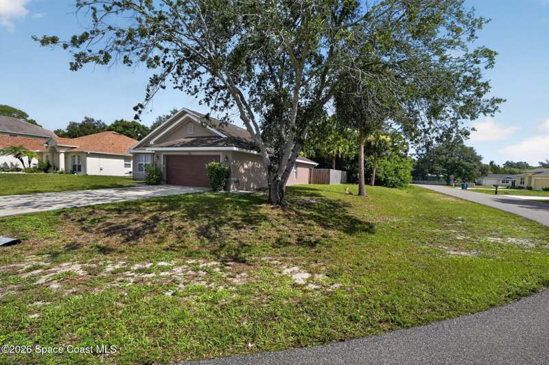 3 bedroom Single Family Residence at 415 Freeman Road, Port Malabar Unit 13, Palm Bay — photo 4