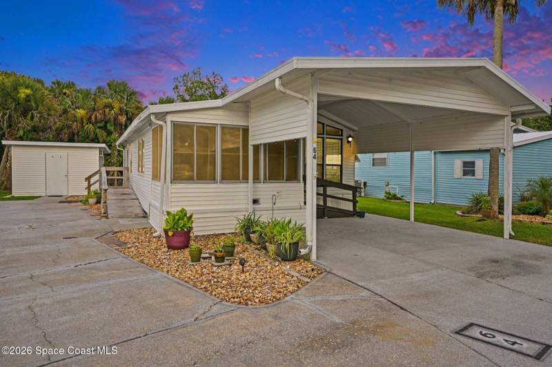 1 bedroom Manufactured Home at 64 Sunset Drive, The Great Outdoors Premier RV/Golf Resort I, Titusville — photo 4