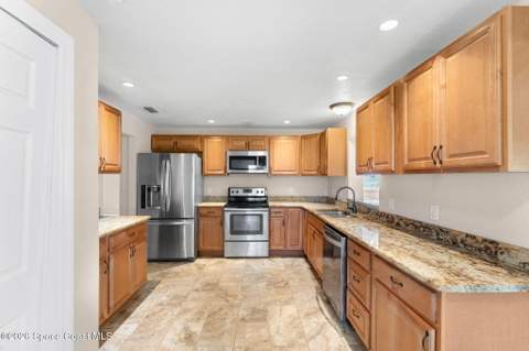 348 Harbor Drive, Cape Canaveral FL - photo 9 of 35