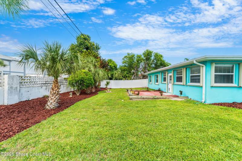 3 bedroom Single Family Residence at 348 Harbor Drive, Harbor Heights 2nd Addn, Cape Canaveral — photo 4
