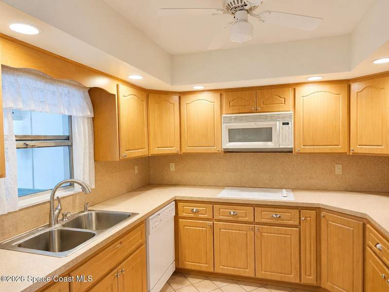 3 bedroom Single Family Residence at 1109 Cabot Drive, Port Malabar Country Club Unit 2, Melbourne — photo 3