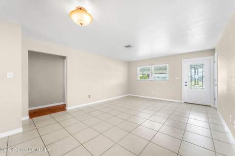 348 Harbor Drive, Cape Canaveral FL - photo 6 of 35