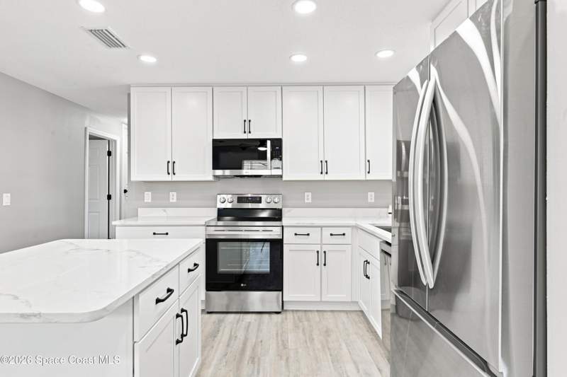 4 bedroom Single Family Residence at 1085 Montego Bay Drive, Catalina Isle Estates Unit 3, Merritt Island — photo 4