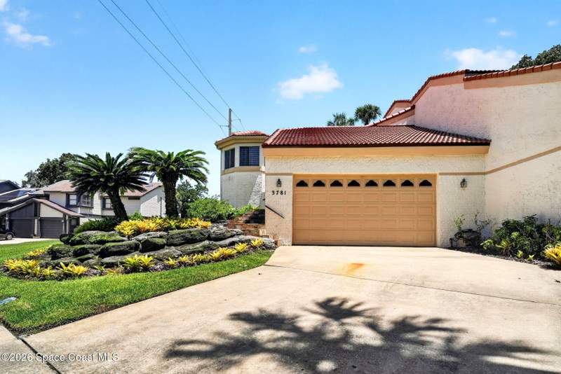 3 bedroom Townhouse at 3781 Sawgrass Drive, Summit Phase 3 The, Titusville — photo 2