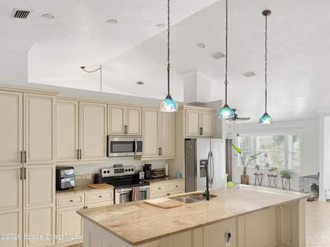 1560 Gisinger Court, Palm Bay FL - photo 7 of 35