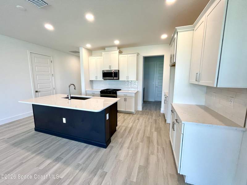 3 bedroom Single Family Residence at 3104 Dampier Drive, Crossmolina, Melbourne — photo 4