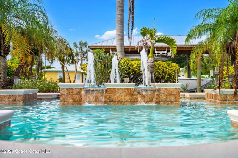 4 bedroom Single Family Residence at 3 W West Point Drive, West Point Add To Snug Harbor Est, Cocoa Beach — photo 2