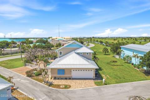 14 Cottage Court, Cocoa Beach FL - photo 9 of 73