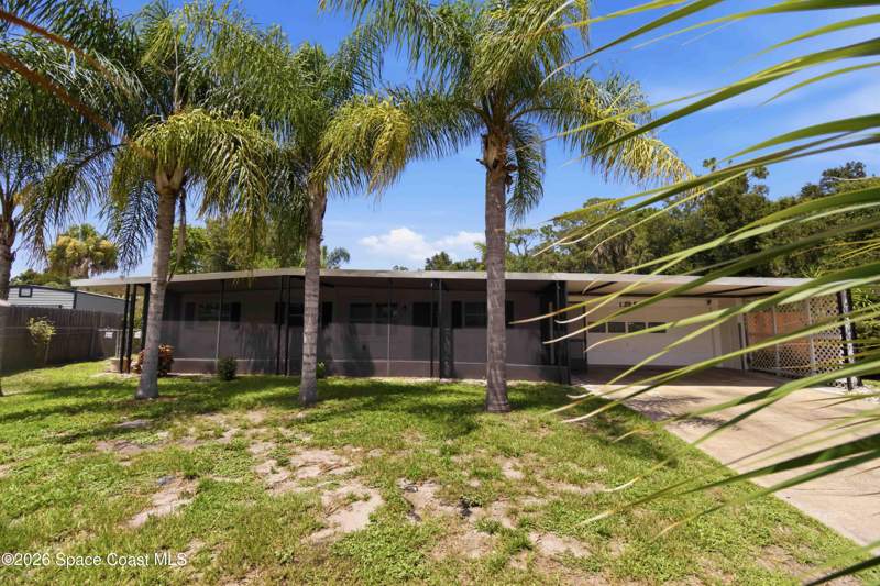 3 bedroom Single Family Residence at 1225 Titus Avenue, Shady Oaks 4th Addn, Titusville — photo 2