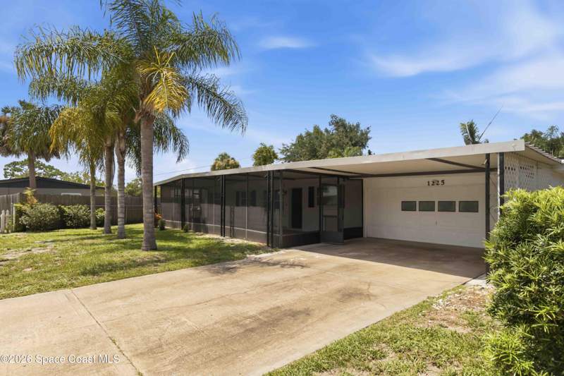3 bedroom Single Family Residence at 1225 Titus Avenue, Shady Oaks 4th Addn, Titusville — photo 4