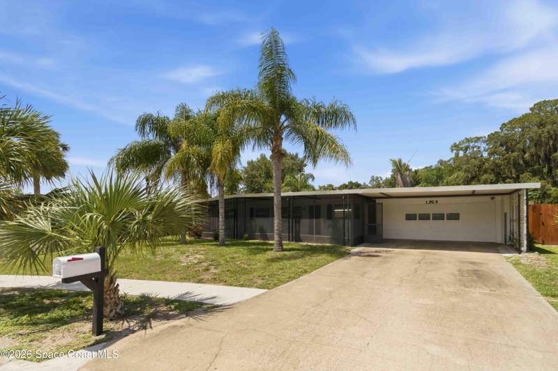 3 bedroom Single Family Residence at 1225 Titus Avenue, Shady Oaks 4th Addn, Titusville — photo 5