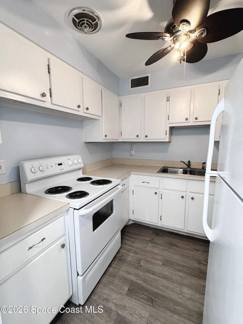 1 bedroom Stock Cooperative at 100 Mutiny Lane #C4-101, Merritt Island Co-Op Apts Inc, Merritt Island — photo 4