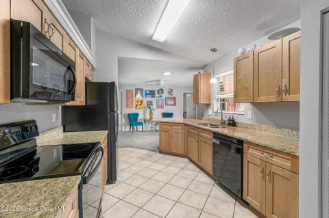 606 Seven Gables Circle, Palm Bay FL - photo 13 of 57