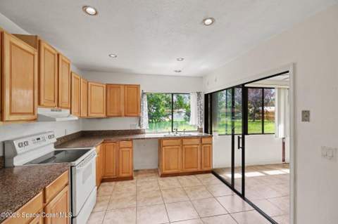 997 Mariposa Drive, Palm Bay FL - photo 11 of 33
